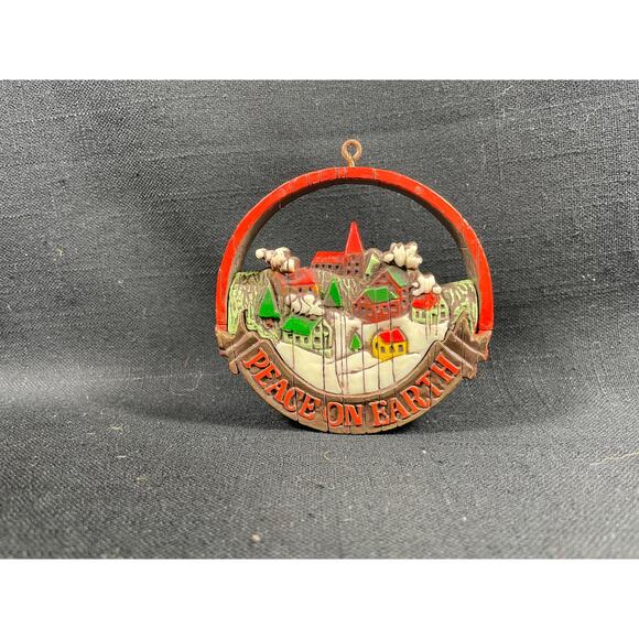 Vintage Hallmark Christmas tree ornament, 1976, Peace on Earth - Picture 4 of 8